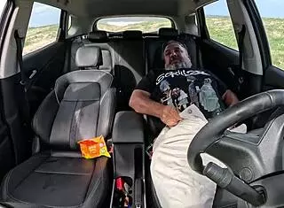 Amateur Larissa Cortez Ends With Anal Creampie After Condom Breaks In Car On Fortaleza Street