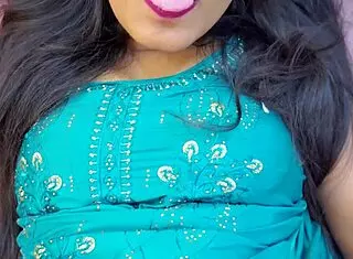 Horny Jija FUCKS Big Ass Desi Indian Unmarried Sali CLOSEUP Blowjob and Doggystyle