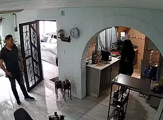 Coqueteando Con El Contratista En Un Encuentro Casual Y Divertido Con Toque Latino