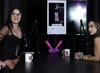 Disse no Tinder que já pegou a buceta da Elisa Sanches, mostrou boquete e peitos - Belinha Baracho in sheer red lingerie 😘