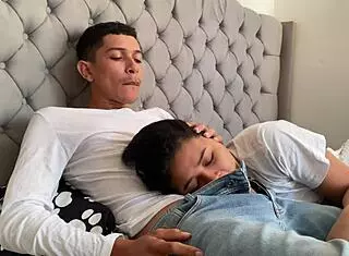 Padrastro pervertido METE LA POLLA en mi boca hasta correrse in this taboo petite tattoo scene