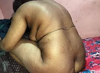 The amateur wife finally let her husband take her ass after many days of waiting, feeling those natural tits bounce.