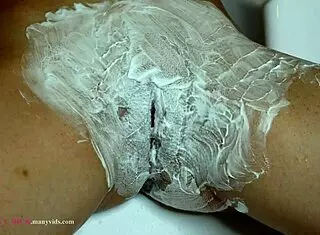 Shaving a Hairy 18 Year Old Pussy Close Up Free - Oh Yeah!