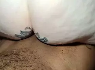 Mulheres casadas tem sua primeira noite de putaria em um clube de swing