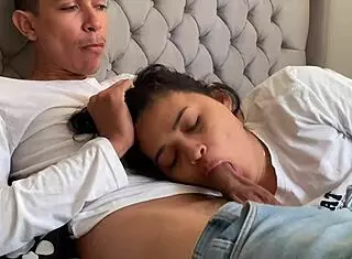 Padrastro pervertido METE LA POLLA en mi boca hasta correrse in this taboo petite tattoo scene