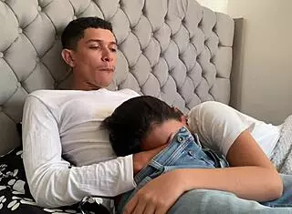 Padrastro pervertido METE LA POLLA en mi boca hasta correrse in this taboo petite tattoo scene