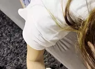 Mi vecino me invita a seguir a su apartamento para darme por el culo video completo en red 😏