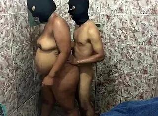 Chupei a Buceta da Grávida no Banheiro