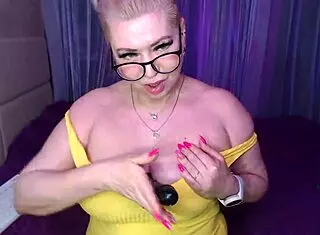 i'm this hot russian webcam mommy aimeeparadise, a married slut with natural tits flashing in private parties