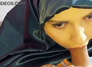 Arab muslim woman sucks like a pro and asks for more until the end in her face