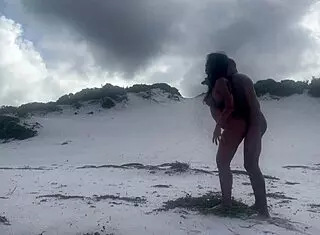 Amateur guy leaves Brazil to fuck a sexy big ass babe in Greece