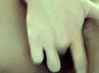 pendeja petite teen masturbating just for me