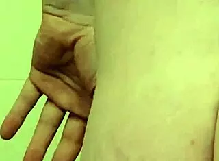 Water bottle slides into my ass with dildos for dirty anal play 😈