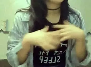 oh gosh, these tik tok putas shakin' their asses like crazy... mmm, can't stop watchin'!