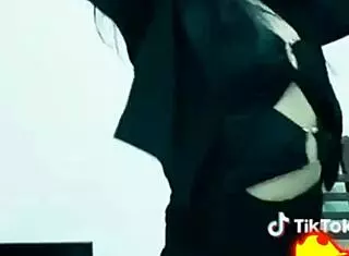 oh gosh, these tik tok putas shakin' their asses like crazy... mmm, can't stop watchin'!