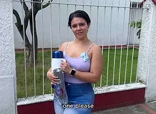 Paula, lepa Kolumbijka z veliko ritjo, v svojem prvem pornografskem castingu