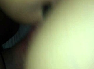 Bu anal tıkacın hissi inanılmaz... ama beni fazla esnetiyor!