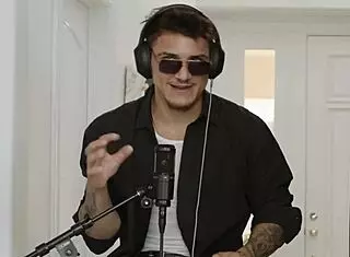 Victor Ray Fucks Linda Lan and Scarlett Alexis in Steamy Asian Threeway. They Ride and Suck on Sofa in FFM.