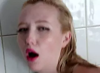 Hey, it's shower time as Samantha Rone slams her pink toy deep!