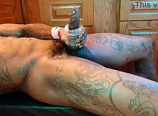 Bbc Worship Hallelujah Johnson Happy Ending with Muscular Bodybuilder Big Black Cock Cumshot