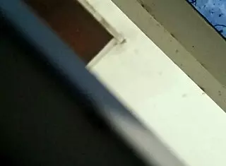 Oh, vizinha gemendo loudly as she leva hard pau!