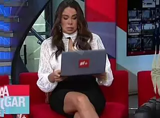 paola rojas upskirt view is intriguing 😏