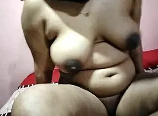 hey indian cutie why not flaunt that stunning curvy body of yours