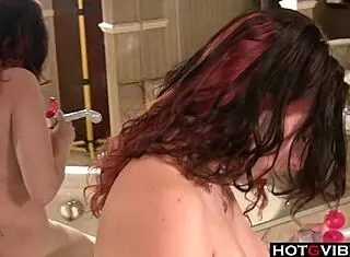 Hot Chick Using A Vibrator On Herself