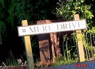 I tricked this British newbie into her first facial cumshot