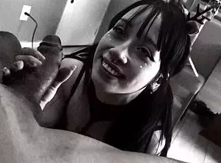 Amberzinha delivered a festive Christmas blowjob using sex machine in Brazilian backstage roleplay