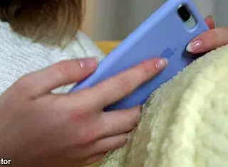 Alluring bombshell visits doctor for intense fingering and riding cowgirl to achieve squirting orgasm in hospital!