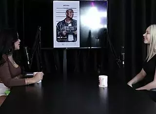 sua posição preferida no sexo é de 4 e disse quem daria match no jogo do tinder - vivian lola sheer red