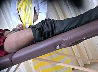 Desi Doctor Sahiya Provides Hand Relief To Hospital Patient