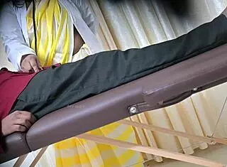 Desi Doctor Sahiya Provides Hand Relief To Hospital Patient
