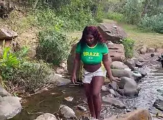 Helping stranger Latina with big ass leads to outdoor forest sex with big monster cock cumshot almost getting caught Brazilian style.