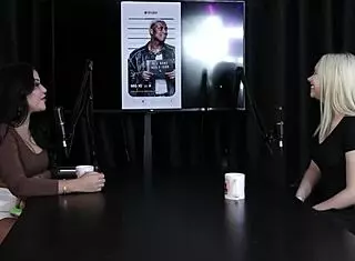 sua posição preferida no sexo é de 4 e disse quem daria match no jogo do tinder - vivian lola sheer red