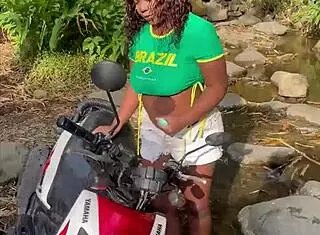 Helping stranger Latina with big ass leads to outdoor forest sex with big monster cock cumshot almost getting caught Brazilian style.