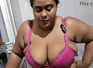 Madrasta takes intense kitchen fucking from stepson with squirting creampie in doggystyle