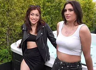 Laury Belle Coquine Soffre Un Plan À Trois Torride