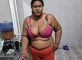 Madrasta takes intense kitchen fucking from stepson with squirting creampie in doggystyle