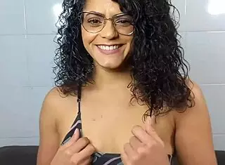 Brazilian brunette with big ass moans loud while riding that cock in hardcore amateur session