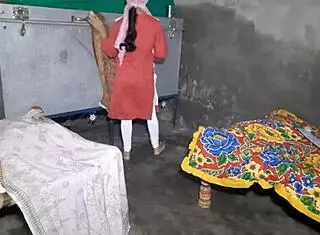 Oh man, stepbrother is totally banging his beautiful stepsister in this quick Hindi fuck session with monster cock action.