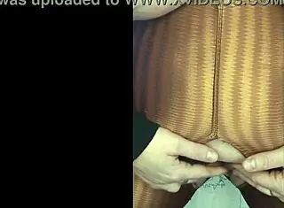 Post-Gym Craving Makes Novinha Tear Pants in Wild Masturbation Frenzy