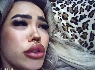 Behind The Scenes: Glasses Cam Maxxx Loadz Takes On Azn Blonde In Wild Shoot 😎