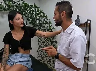 El masajista quiere darme un final feliz con su gran verga parte 1 - salome gil