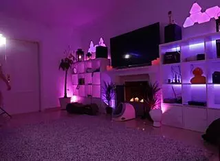 Watch Sexy Beautiful Girl Masturbate Wildly on Webcam!