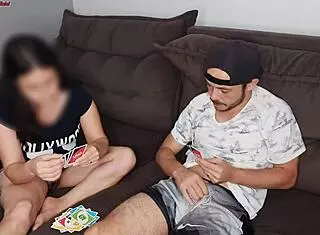 Chamei Vizinho Pra Jogar Uno Sem Calcinha e Marido no Trabalho!