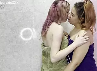 Chubby Girlfriends Bathe Together and Lick Pussies