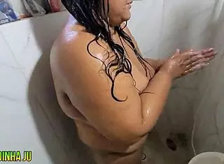 Meia irmã gets cum load on face and loves it