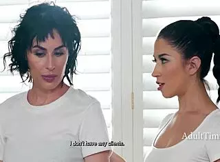 Maid Scissors Wet Pussy With Masseuse In Hotel